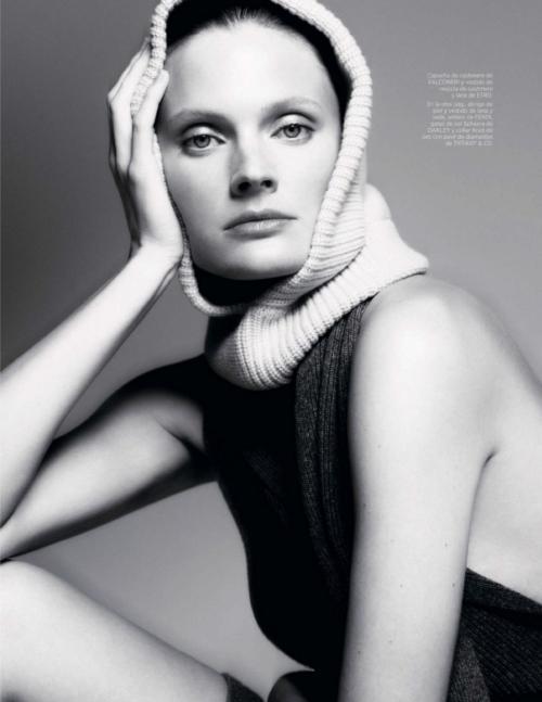 Constance Jablonski in Harper’s Bazaar Spain November 2024 6