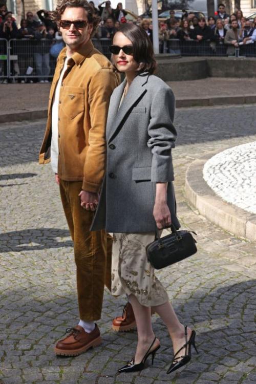 Daisy Ridley Arrives at Miu Miu Fashion Show at Paris Fashion Week, October 2024 1