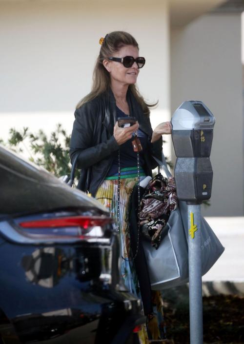 Maria Shriver Heading to a Meeting in Los Angeles October 2024 4