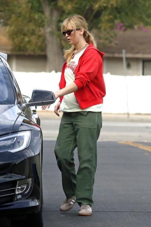 Pregnant Jennifer Lawrence Out in Los Angeles, October 2024 9