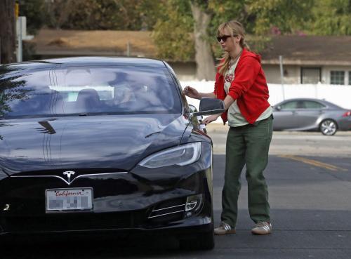 Pregnant Jennifer Lawrence Out in Los Angeles, October 2024 2
