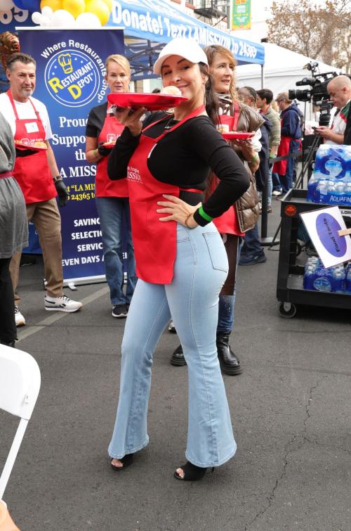 Mayra Veronica Serving Food at LA Mission, November 2024 3