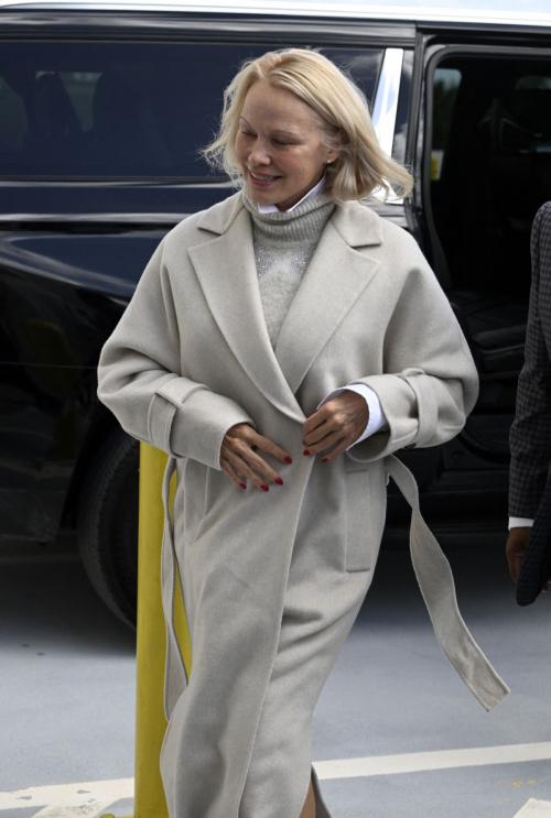 Pamela Anderson Out and About in Miami, November 2024 6