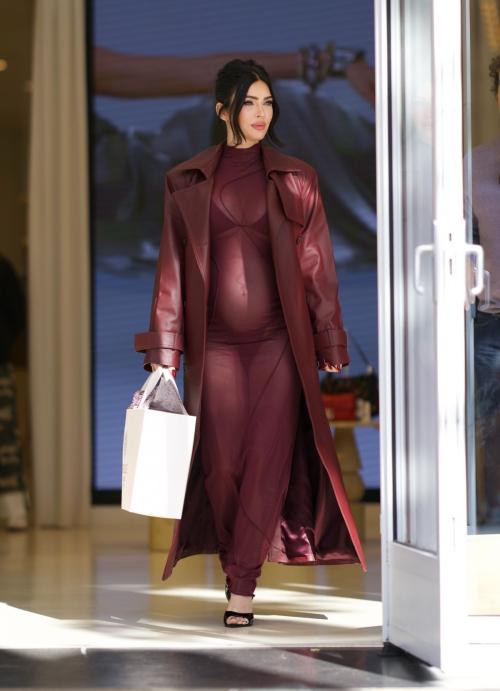 Pregnant Megan Fox Shopping at Revolve Holiday Shop, November 2024 7