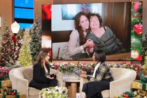 Jennifer Love Hewitt on Jennifer Hudson Show, December 2024 3