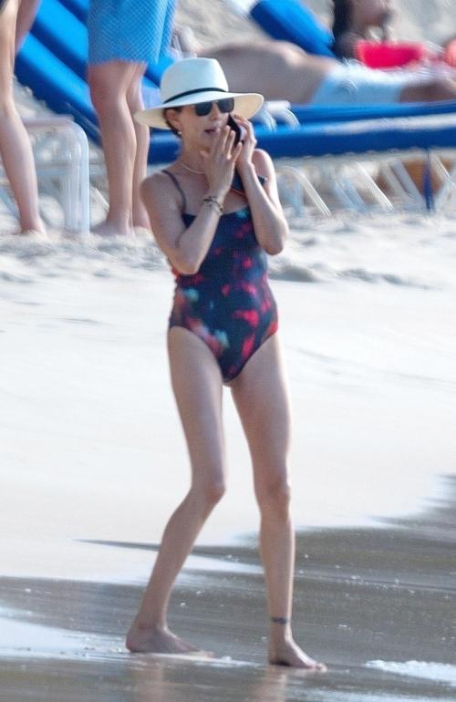 Lauren Silverman Enjoys Beach Day at Sandy Lane Hotel, Barbados, December 2024 1