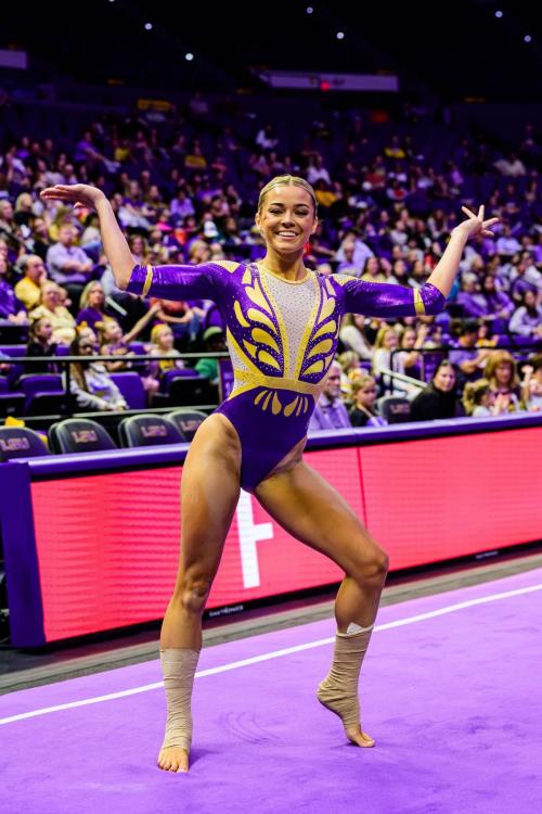Olivia Dunne at LSU Gym Open Mike Night in Baton Rouge, December 2024 3