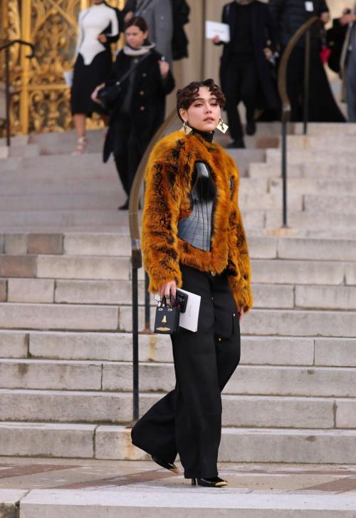 Araya Hargate Dazzles at Schiaparelli Haute Couture Show, January 2025 2