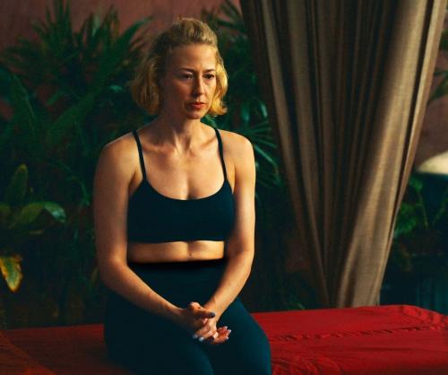 Carrie Coon for Town & Country, February 2025 2