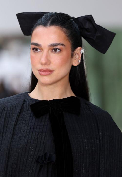 Dua Lipa at Chanel SS Photocall at Paris Fashion Week, January 2025 1