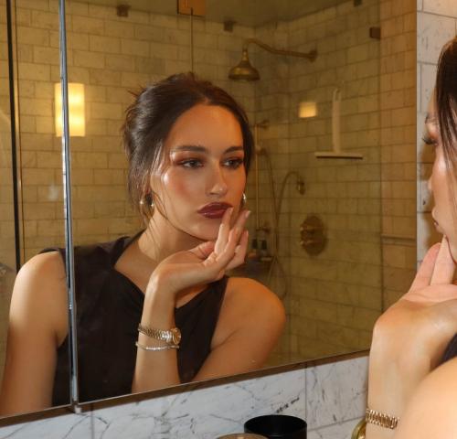 Elsie Hewitt at a Photoshoot, January 2025 3