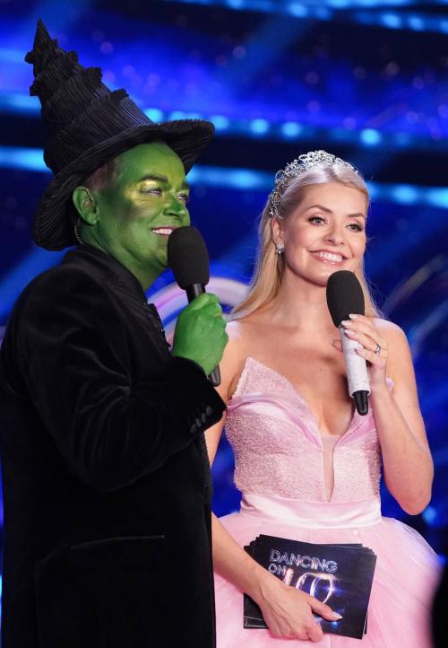 Holly Willoughby at Dancing on Ice, January 2025 6