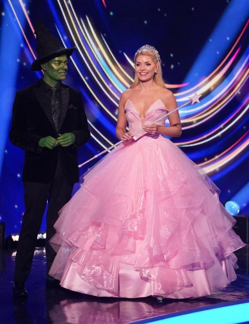 Holly Willoughby at Dancing on Ice, January 2025 7