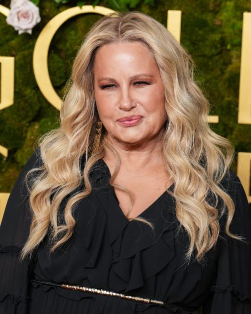 Jennifer Coolidge Sizzles in Stunning Gown at Golden Globes, January 2025 2