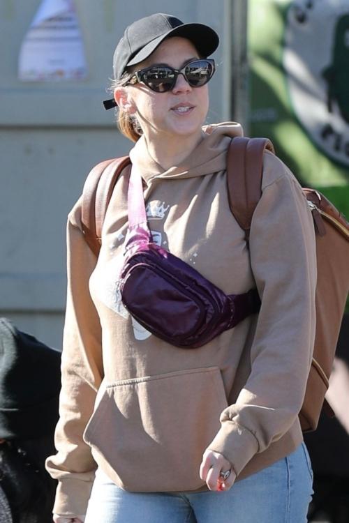 Jodie Sweetin Out Shopping at Farmer