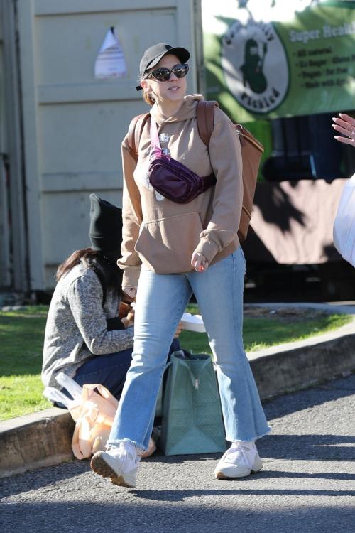 Jodie Sweetin Out Shopping at Farmer