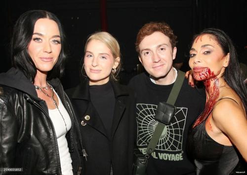 Katy Perry Visits Nicole Scherzinger on Broadway, January 2025 4