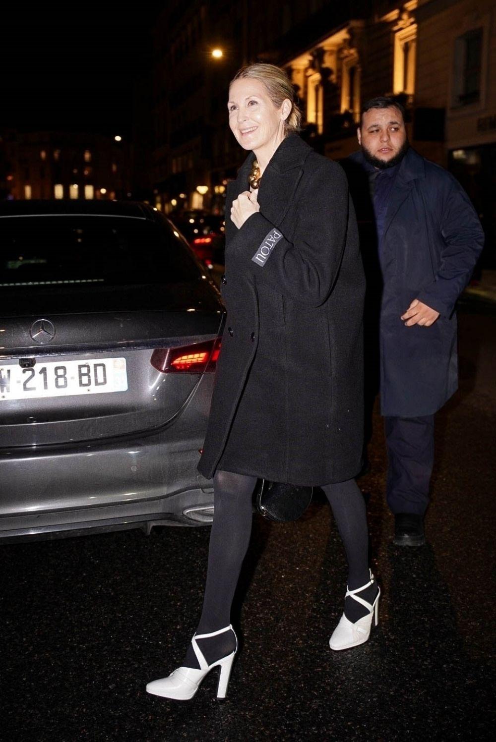 Kelly Rutherford Exudes Elegance at Paris Fashion Week, January 2025