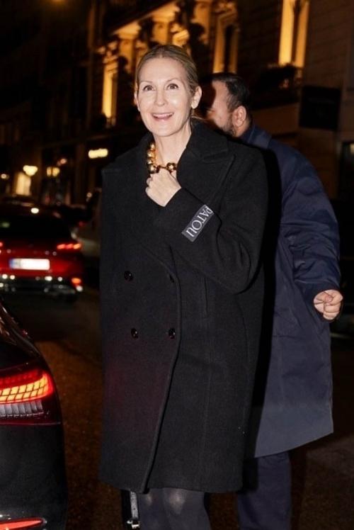 Kelly Rutherford Exudes Elegance at Paris Fashion Week, January 2025 1
