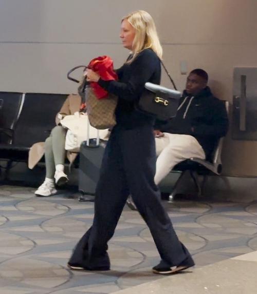 Kirsten Dunst at LAX Airport, January 2025 4