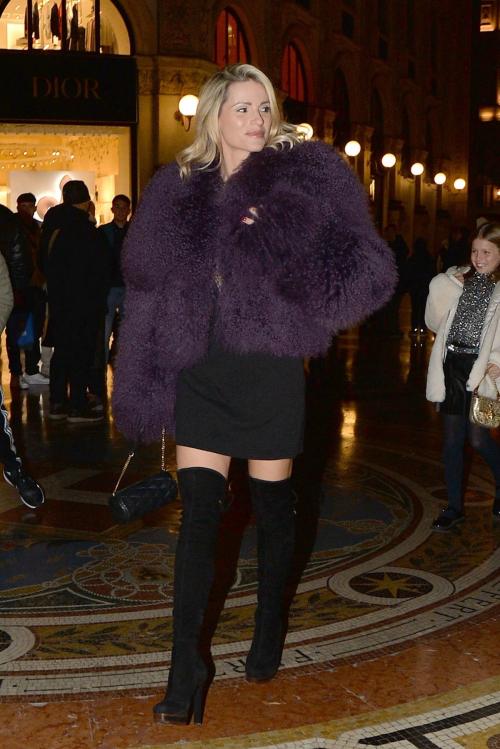 Michelle Hunziker Celebrates 48th Birthday at Savini Restaurant, January 2025