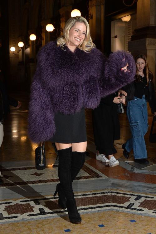 Michelle Hunziker Celebrates 48th Birthday at Savini Restaurant, January 2025 3