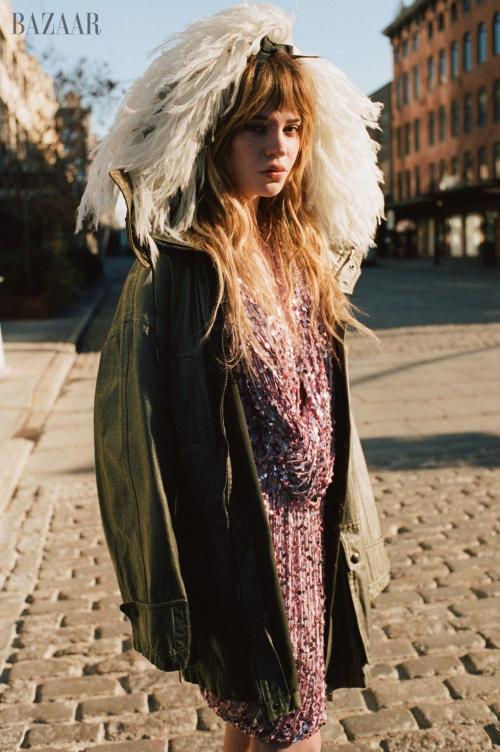 Sophie Thatcher in Harper