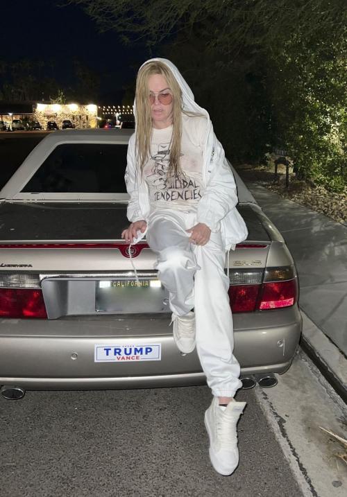 Taryn Manning Channels Streetwear Style in Palm Springs, January 2025 2
