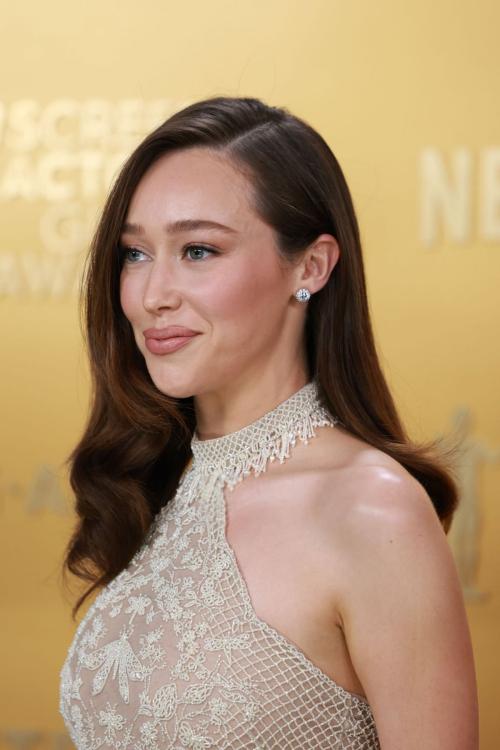 Alycia Debnam-Carey at SAG Awards in Los Angeles, Feb 2025 5