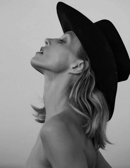 Anja Rubik for Elle France Feature, February 2025 40