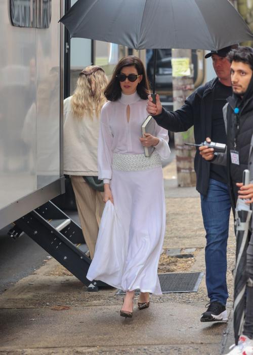 Anne Hathaway Arrives on the Set of The Verity New York, February 2025 6