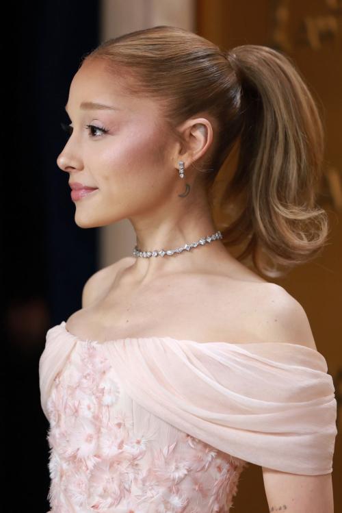 Ariana Grande at SAG Awards in Los Angeles, Feb 2025 2