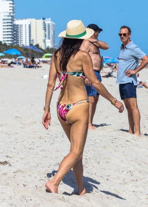 Bethenny Frankel in Bikini on Miami Beach, February 2025 6