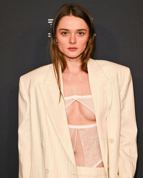 Charlotte Lawrence and Gracie Abrams at 67th Annual Grammy Gala, February 2025 1