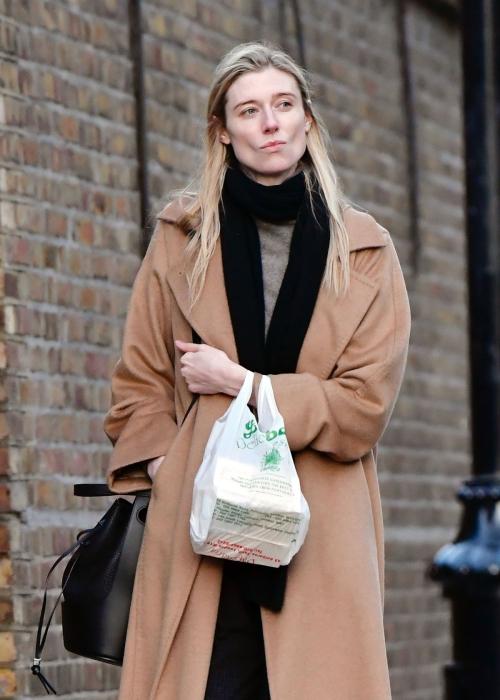 Elizabeth Debicki Spotted Shopping in London, February 2025