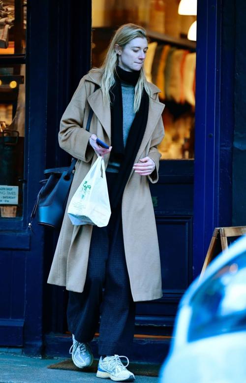 Elizabeth Debicki Spotted Shopping in London, February 2025 5