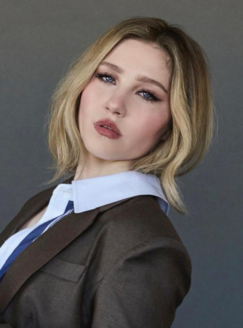 Ella Anderson at an Exclusive Photoshoot, Feb 2025 3