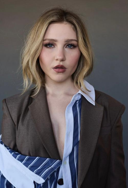 Ella Anderson at an Exclusive Photoshoot, Feb 2025 4