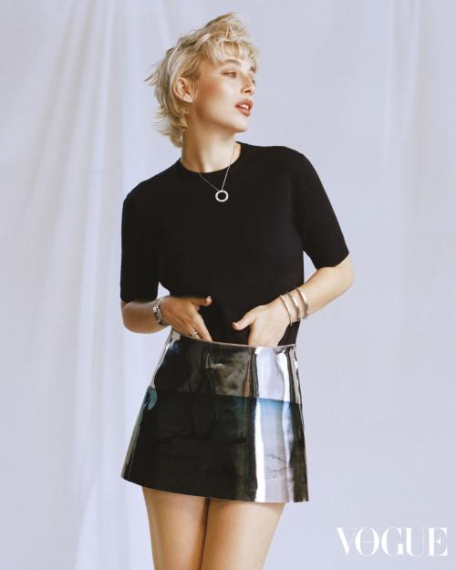 Emma Chamberlain for Vogue Hong Kong, February 2025 9