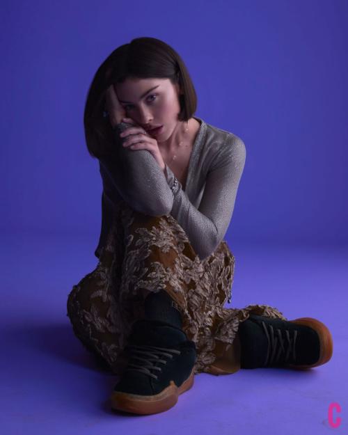 Gracie Abrams for Cosmopolitan Magazine, February 2025 12
