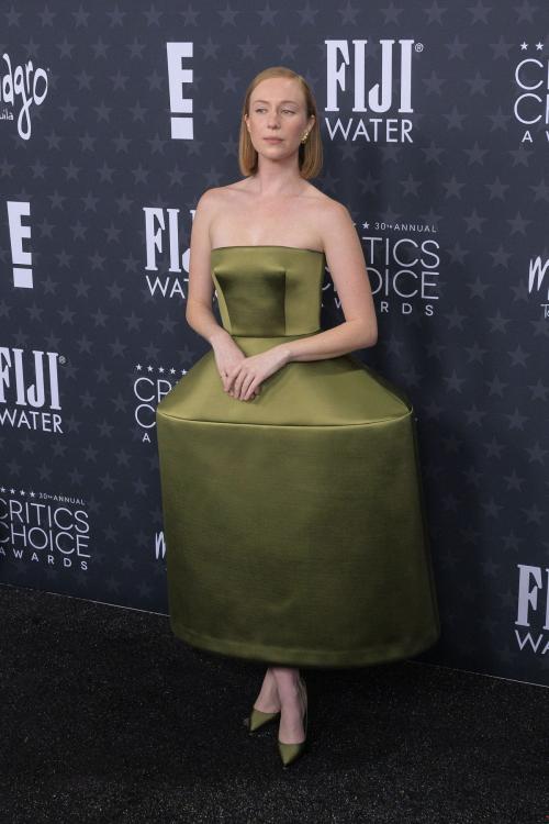 Hannah Einbinder at Critics Choice Awards, February 2025 3