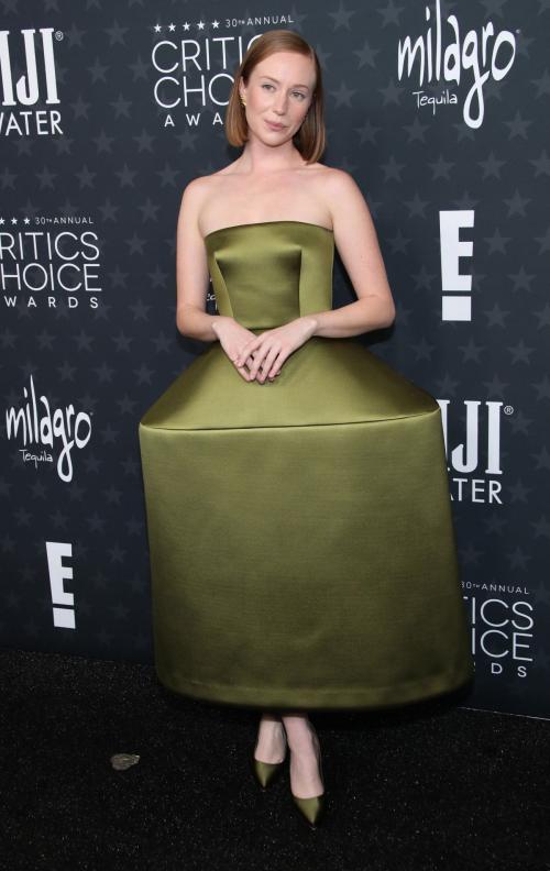 Hannah Einbinder at Critics Choice Awards, February 2025 5