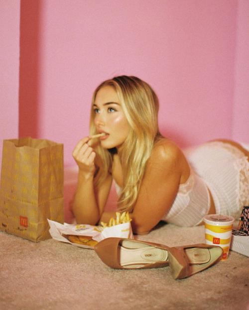 Heloise Huthart at Photoshoot, February 2025 6