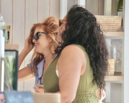 Isla Fisher and Michelle Buteau Out for Coffee Gold Coast, February 2025 1