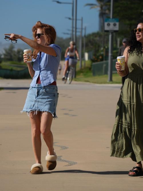 Isla Fisher and Michelle Buteau Out for Coffee Gold Coast, February 2025 6