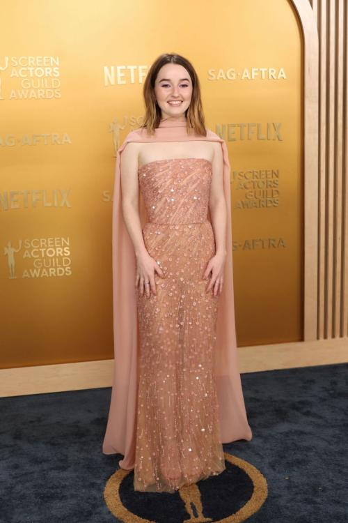Kaitlyn Dever at SAG Awards in Los Angeles, Feb 2025 1