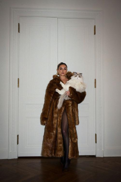 Paige DeSorbo for Elle Magazine, February 2025 3