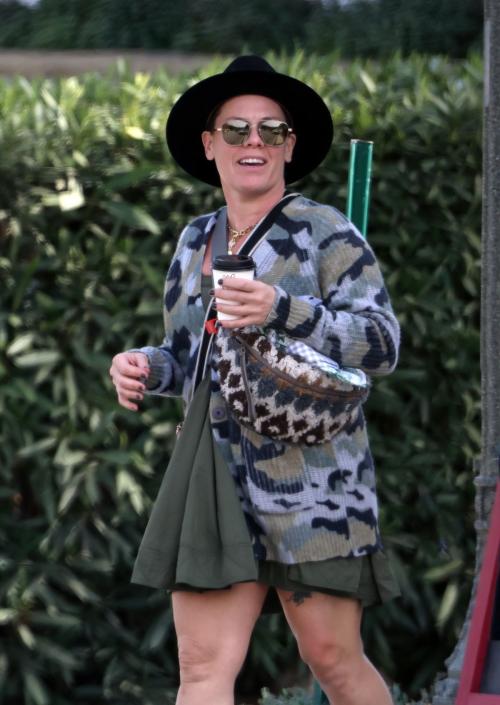 Pink Enjoys Pizza in Santa Barbara, January 2025 3