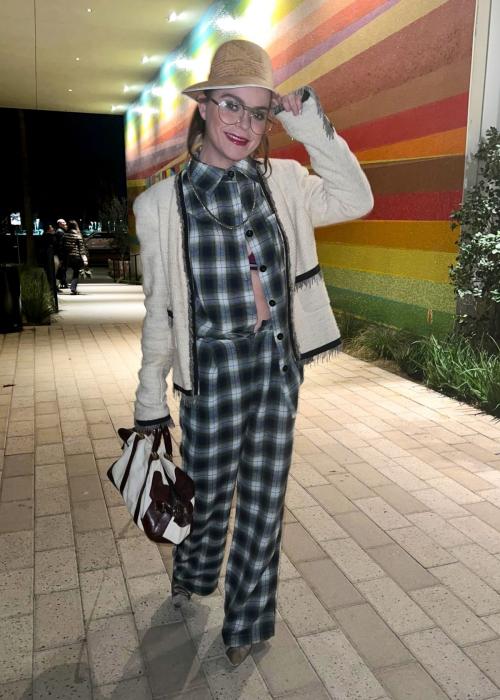 Taryn Manning Out for Dinner in Palm Springs, January 2025