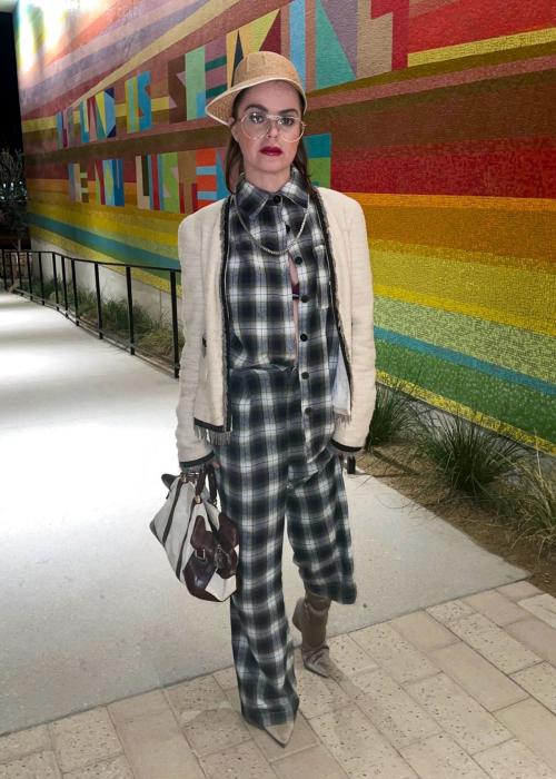 Taryn Manning Out for Dinner in Palm Springs, January 2025 1